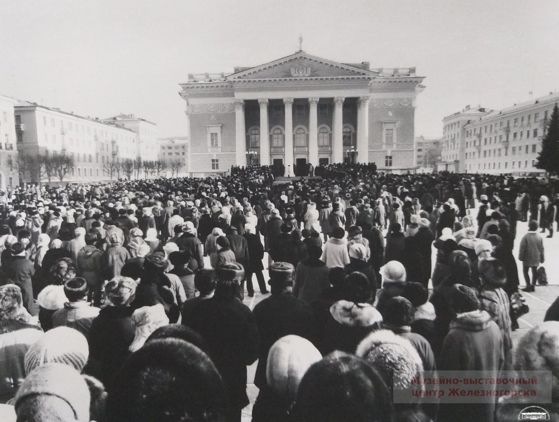 Odoo изображение и текстовый блок